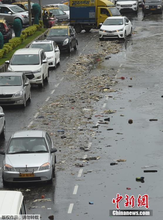 难产痛苦的分娩视频