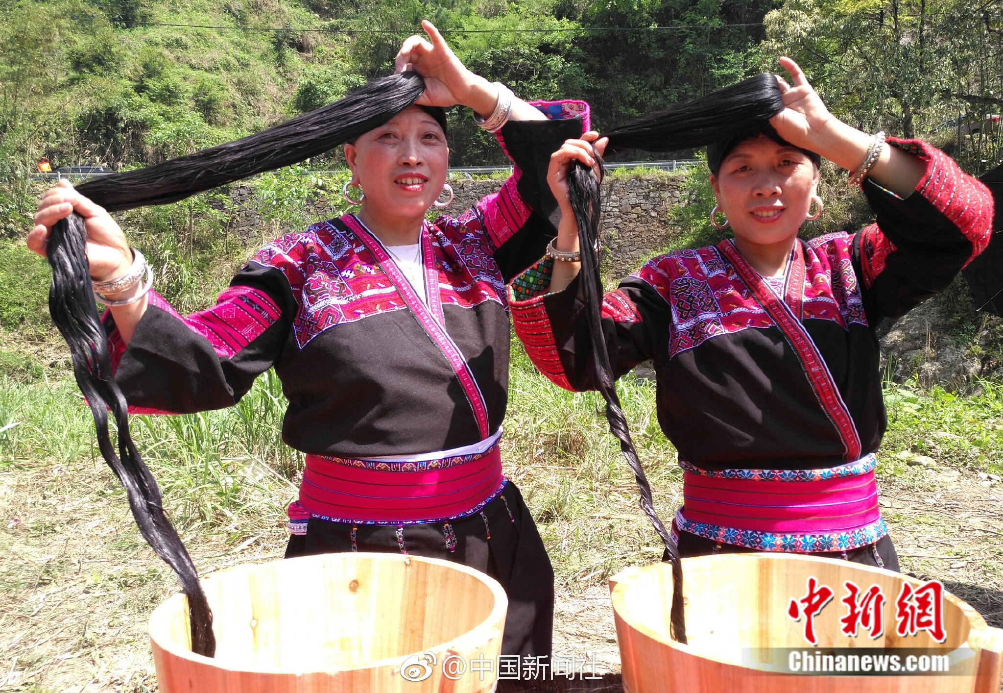 异世界搞笑冒险番为何吸引人？独特设定与反差角色是关键