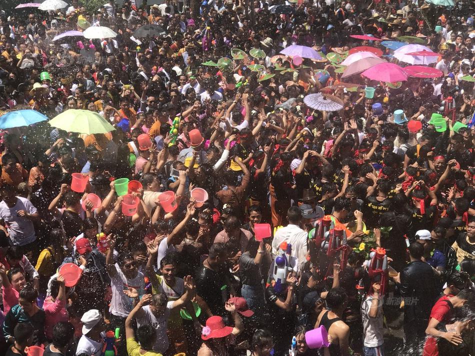 阅站漫画：资源丰富更新快，免费福利多，阅读体验超棒