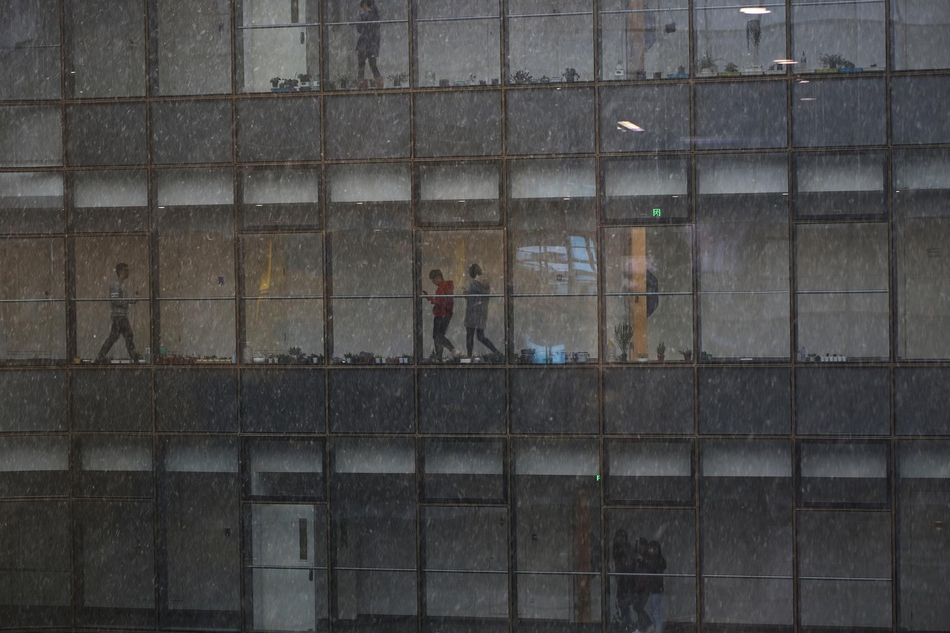 datealive 地铁逃生回归！biubiu免费加速，畅玩海量海内外精品手游