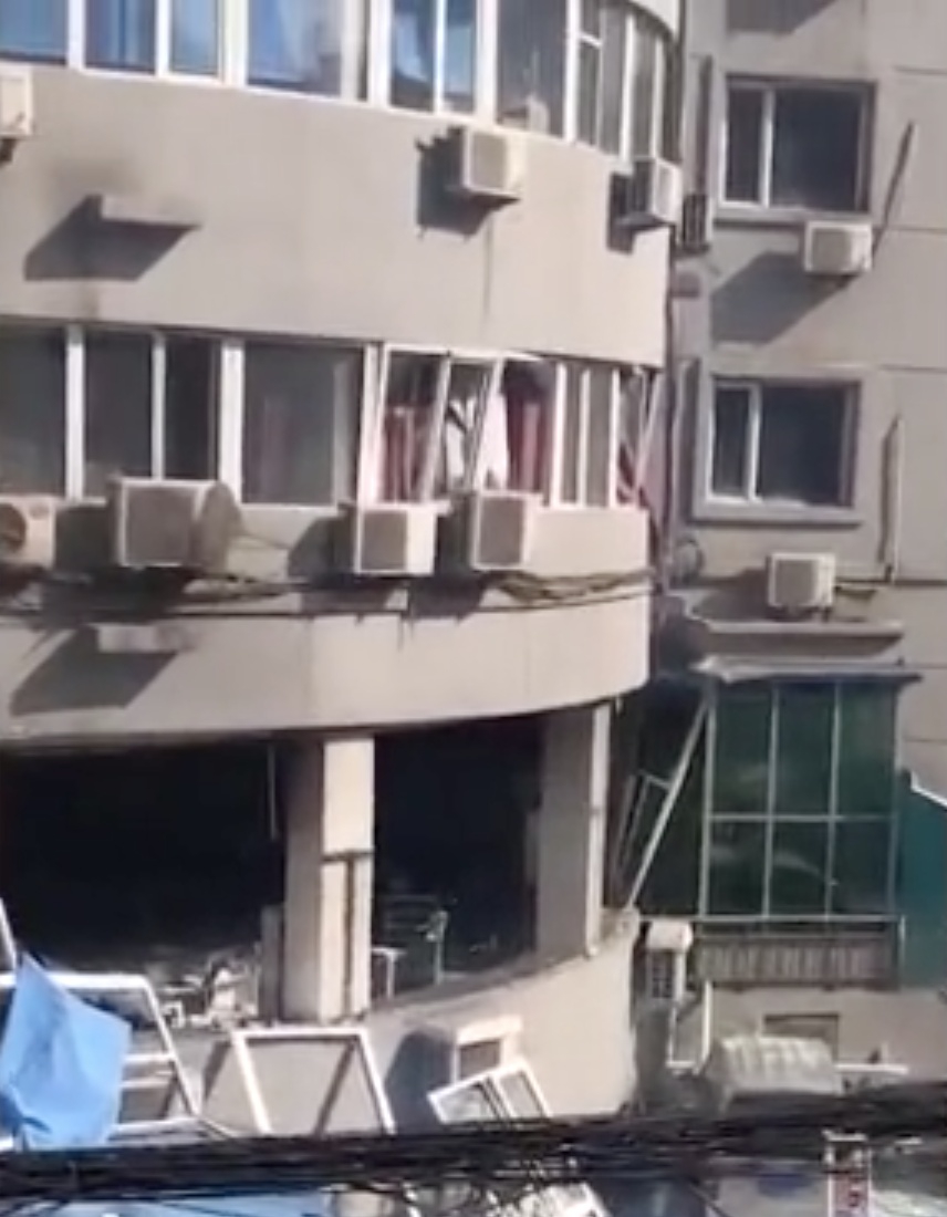 免费在线可阅读漫画成首选，却面临凯发k8国际首页登录的版权等难题待剖析？