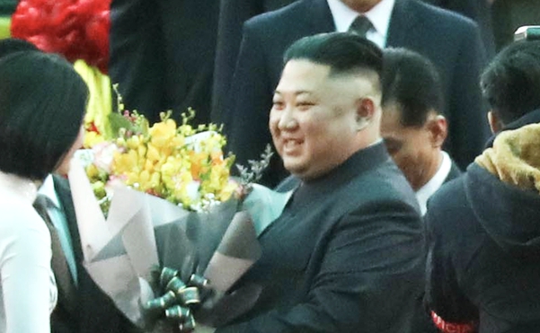 免费在线可阅读漫画成首选，却面临凯发k8国际首页登录的版权等难题待剖析？