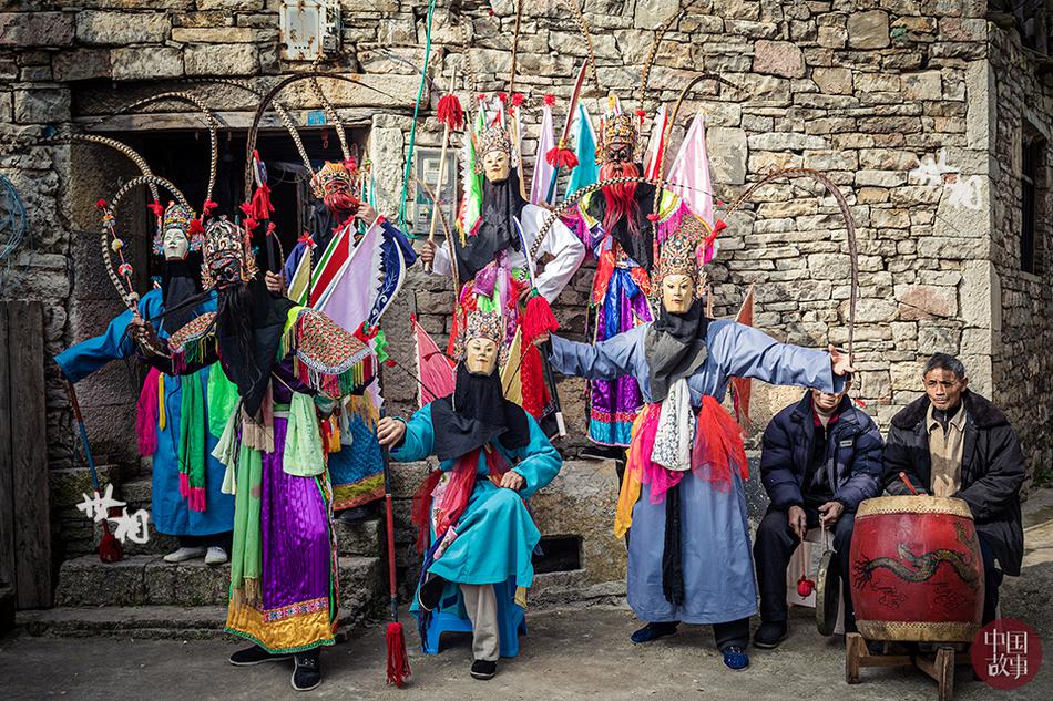 异世界搞笑冒险番为何吸引人？独特设定与反差角色是关键