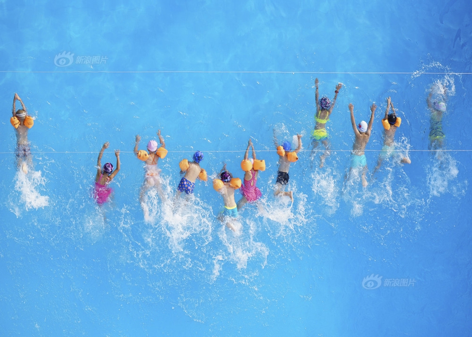 异世界搞笑冒险番为何吸引人？独特设定与反差角色是关键