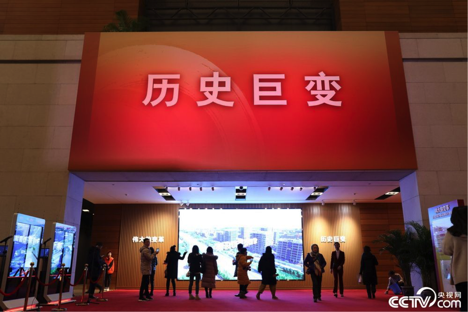 免费在线可阅读漫画成首选，却面临凯发k8国际首页登录的版权等难题待剖析？