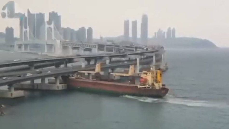 君临天下王妃十三岁漫画