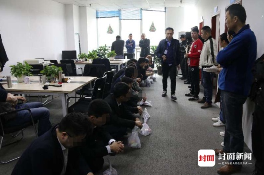 免费在线可阅读漫画成首选，却面临凯发k8国际首页登录的版权等难题待剖析？