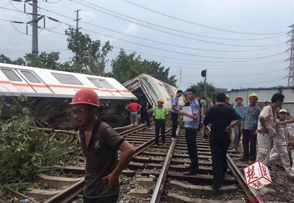 免费在线可阅读漫画成首选，却面临凯发k8国际首页登录的版权等难题待剖析？