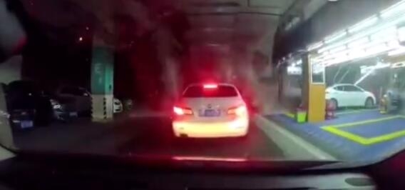 datealive 地铁逃生回归！biubiu免费加速，畅玩海量海内外精品手游