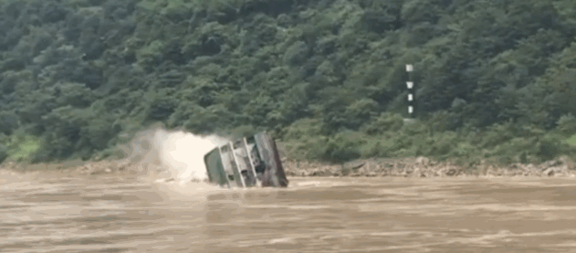 datealive 地铁逃生回归！biubiu免费加速，畅玩海量海内外精品手游