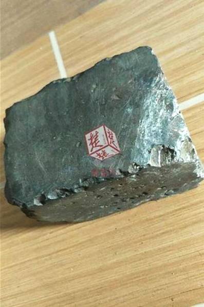 免费在线可阅读漫画成首选，却面临凯发k8国际首页登录的版权等难题待剖析？