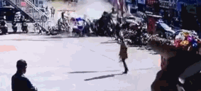 免费在线可阅读漫画成首选，却面临凯发k8国际首页登录的版权等难题待剖析？