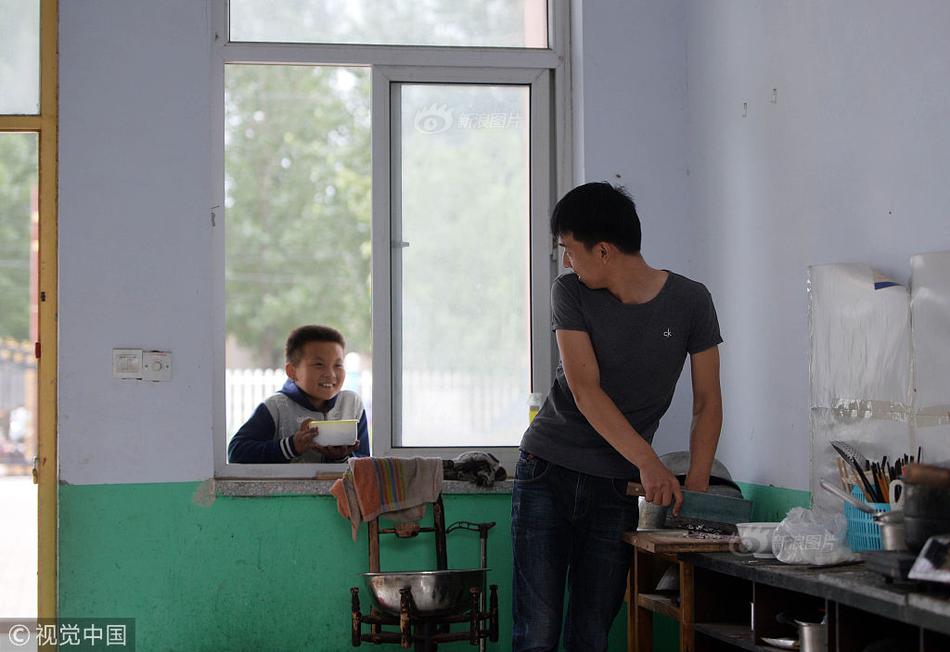 免费在线可阅读漫画成首选，却面临凯发k8国际首页登录的版权等难题待剖析？