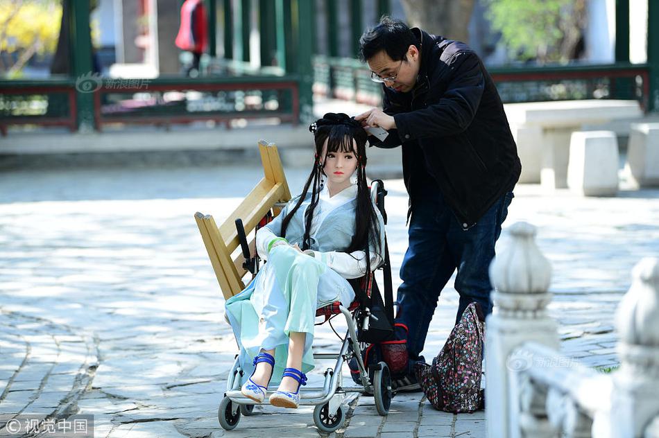 异世界搞笑冒险番为何吸引人?独特设定与反差角色是关键