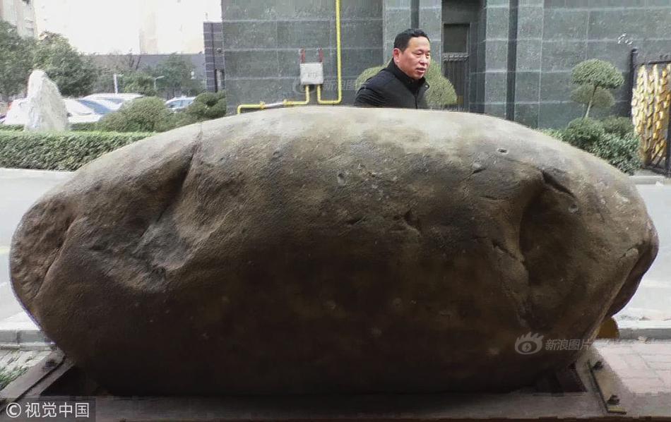 datealive 地铁逃生回归！biubiu免费加速，畅玩海量海内外精品手游