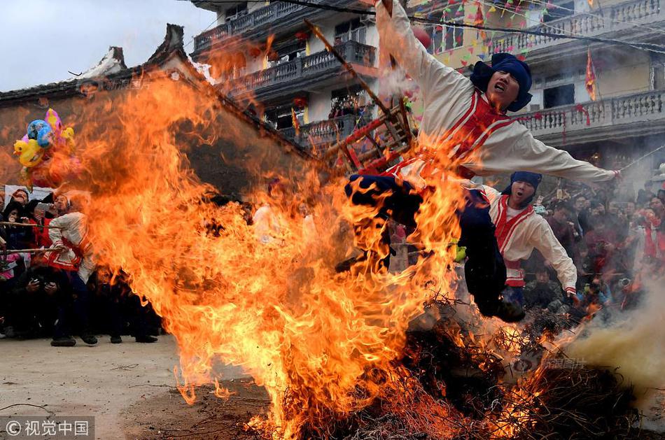 异世界搞笑冒险番为何吸引人？独特设定与反差角色是关键