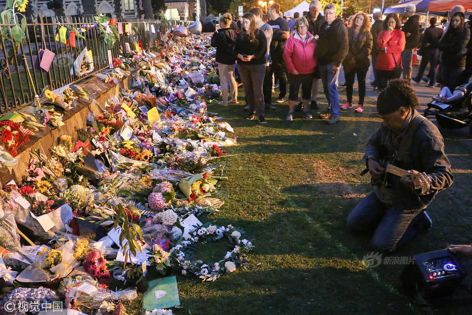 免费在线可阅读漫画成首选，却面临凯发k8国际首页登录的版权等难题待剖析？