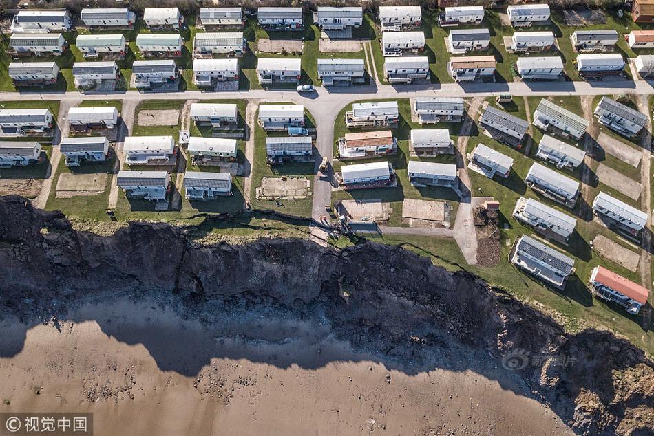 datealive 地铁逃生回归！biubiu免费加速，畅玩海量海内外精品手游