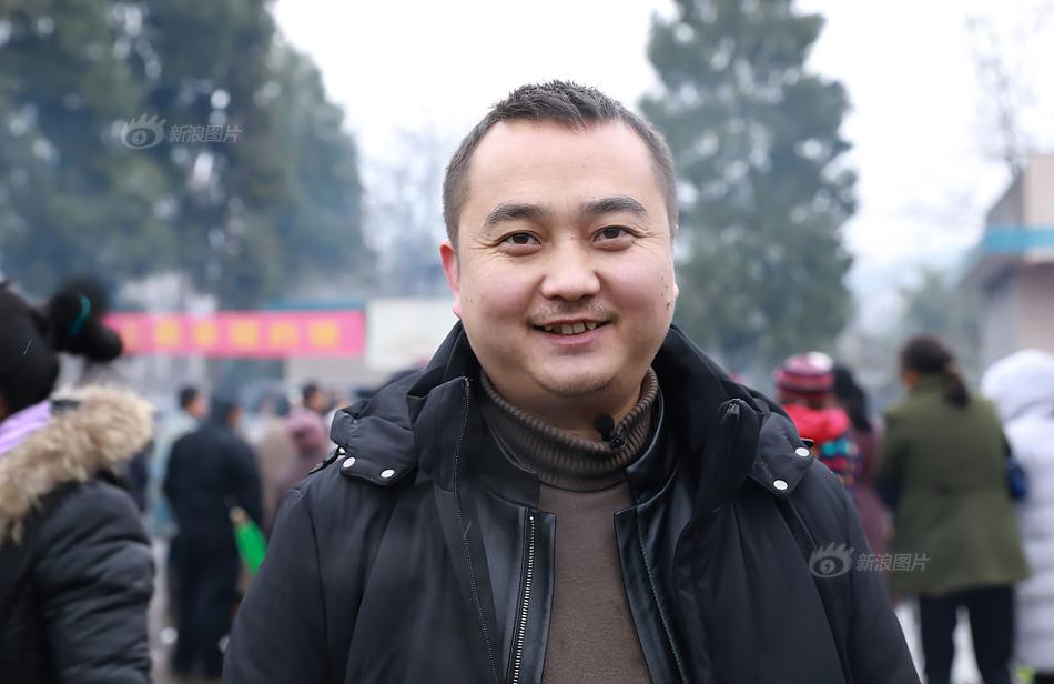 免费在线可阅读漫画成首选，却面临凯发k8国际首页登录的版权等难题待剖析？