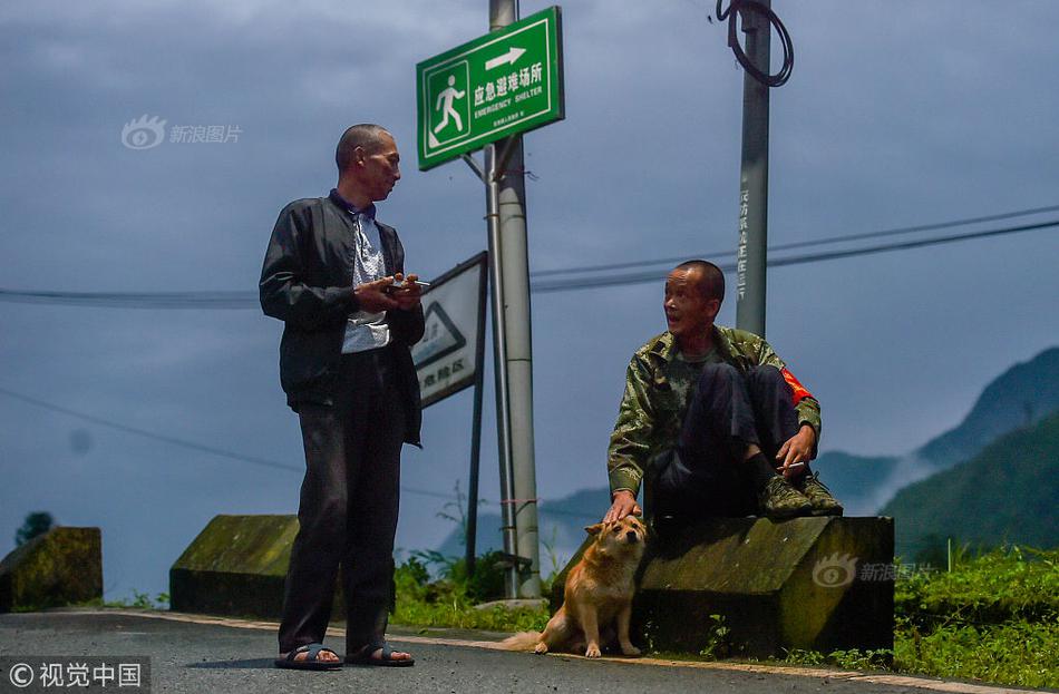 免费在线可阅读漫画成首选，却面临凯发k8国际首页登录的版权等难题待剖析？