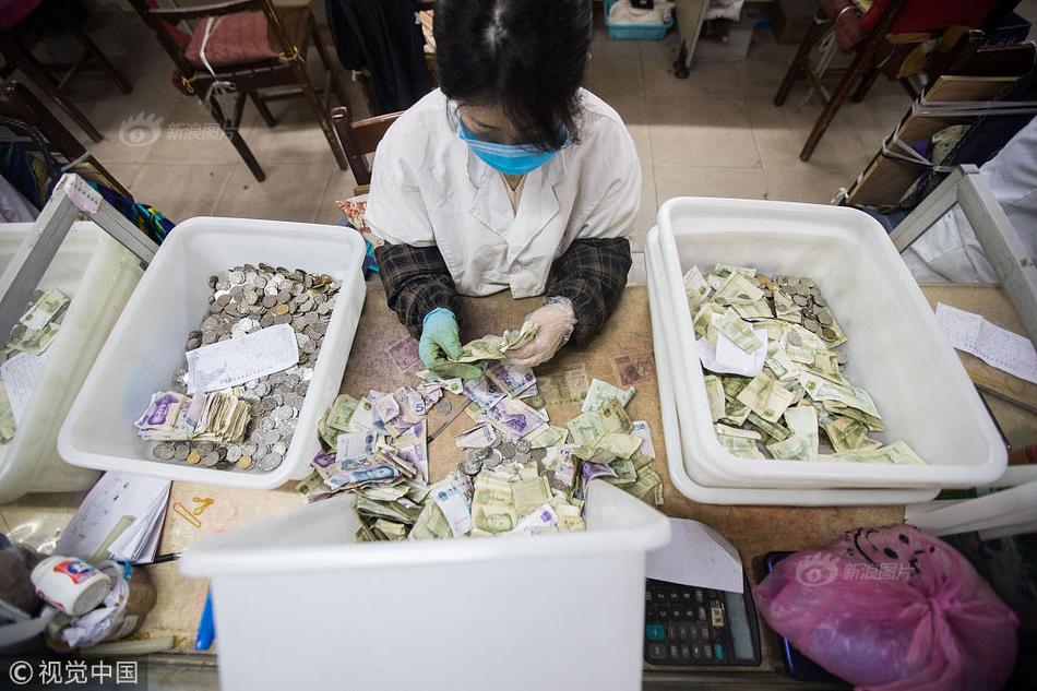 免费在线可阅读漫画成首选，却面临凯发k8国际首页登录的版权等难题待剖析？