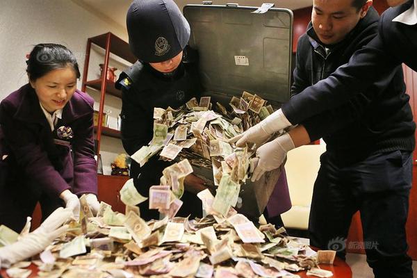 阅站漫画app最新版：免费搜索全网漫画，畅享多种便捷阅读体验