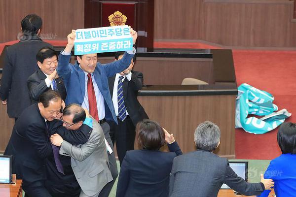 阅站漫画：资源丰富更新快，免费福利多，阅读体验超棒