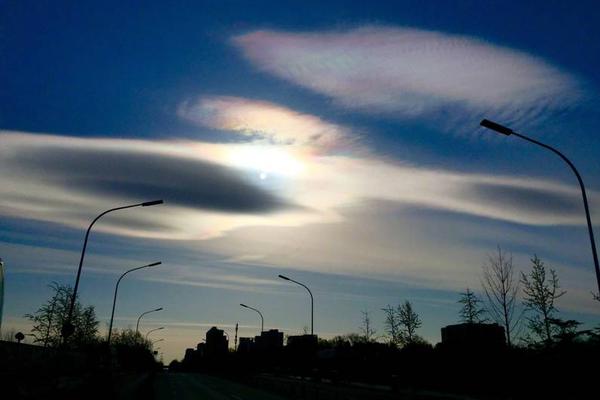 缘之空借兄妹情纠葛引发思索，为何对兄妹恋情描绘引争议？