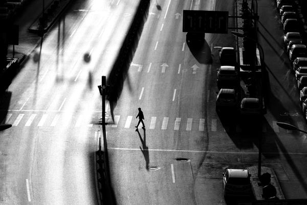 异世界搞笑冒险番为何吸引人？独特设定与反差角色是关键