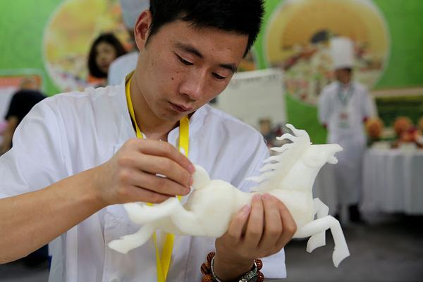 缘之空借兄妹情纠葛引发思索，为何对兄妹恋情描绘引争议？