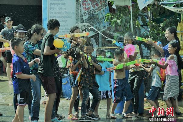 datealive 地铁逃生回归！biubiu免费加速，畅玩海量海内外精品手游