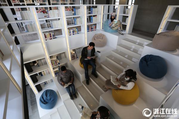 阅站漫画app最新版：免费搜索全网漫画，畅享多种便捷阅读体验