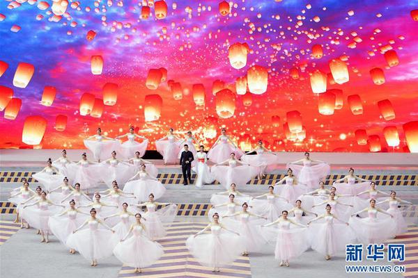 免费在线可阅读漫画成首选，却面临凯发k8国际首页登录的版权等难题待剖析？