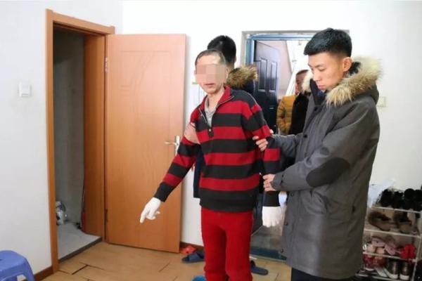 我身上有条龙漫画扑飞