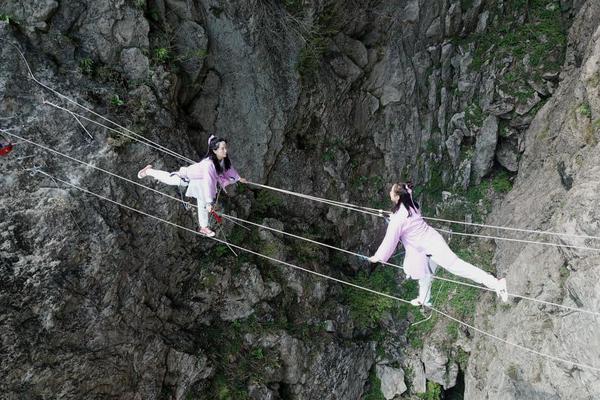 数字阅读普及下，韩漫免费观看的凯发k8国际首页登录的版权风险与安全提示