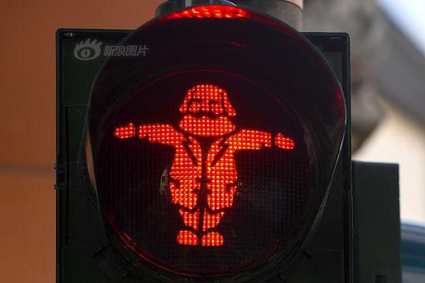 异世界搞笑冒险番为何吸引人？独特设定与反差角色是关键