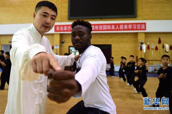 阅站漫画app最新版：免费搜索全网漫画，畅享多种便捷阅读体验