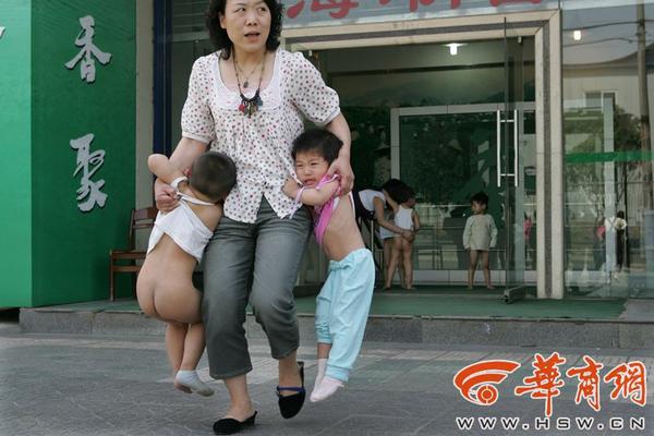 阅站漫画app最新版：免费搜索全网漫画，畅享多种便捷阅读体验