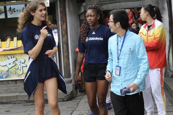 免费在线可阅读漫画成首选，却面临凯发k8国际首页登录的版权等难题待剖析？