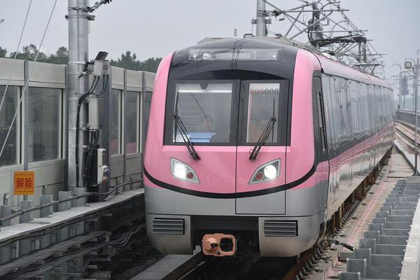 免费在线可阅读漫画成首选，却面临凯发k8国际首页登录的版权等难题待剖析？