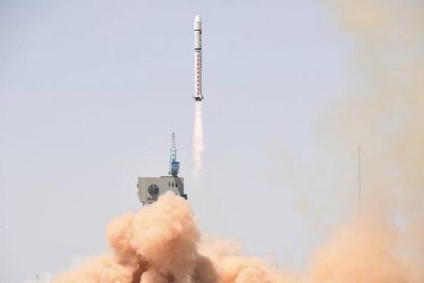 免费在线可阅读漫画成首选，却面临凯发k8国际首页登录的版权等难题待剖析？