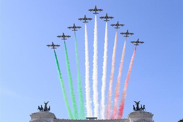 免费在线可阅读漫画成首选，却面临凯发k8国际首页登录的版权等难题待剖析？