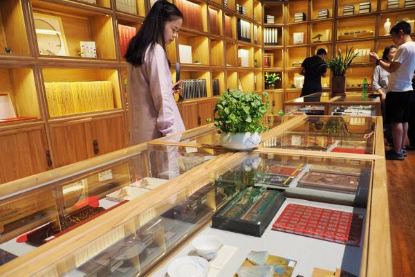 免费漫画阅站官方正版:无广告弹窗,全网漫画免费看