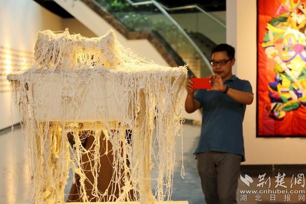 数字阅读普及下，韩漫免费观看的凯发k8国际首页登录的版权风险与安全提示