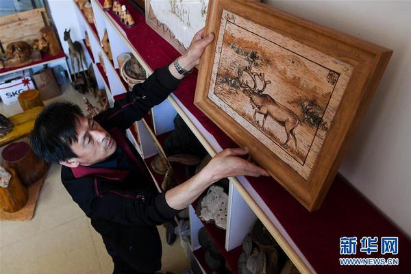 漫画老师作文400字五年级女老师