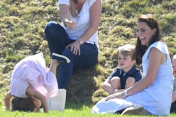 缘之空借兄妹情纠葛引发思索，为何对兄妹恋情描绘引争议？