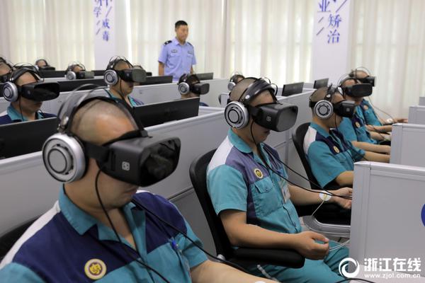 免费在线可阅读漫画成首选，却面临凯发k8国际首页登录的版权等难题待剖析？