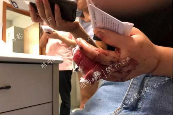 阅站漫画app最新版：免费搜索全网漫画，畅享多种便捷阅读体验