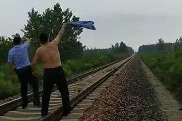 斗破苍穹老粉必看！正版免费观看渠道及支持正版的意义