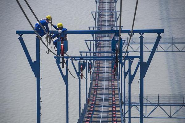 datealive 地铁逃生回归！biubiu免费加速，畅玩海量海内外精品手游